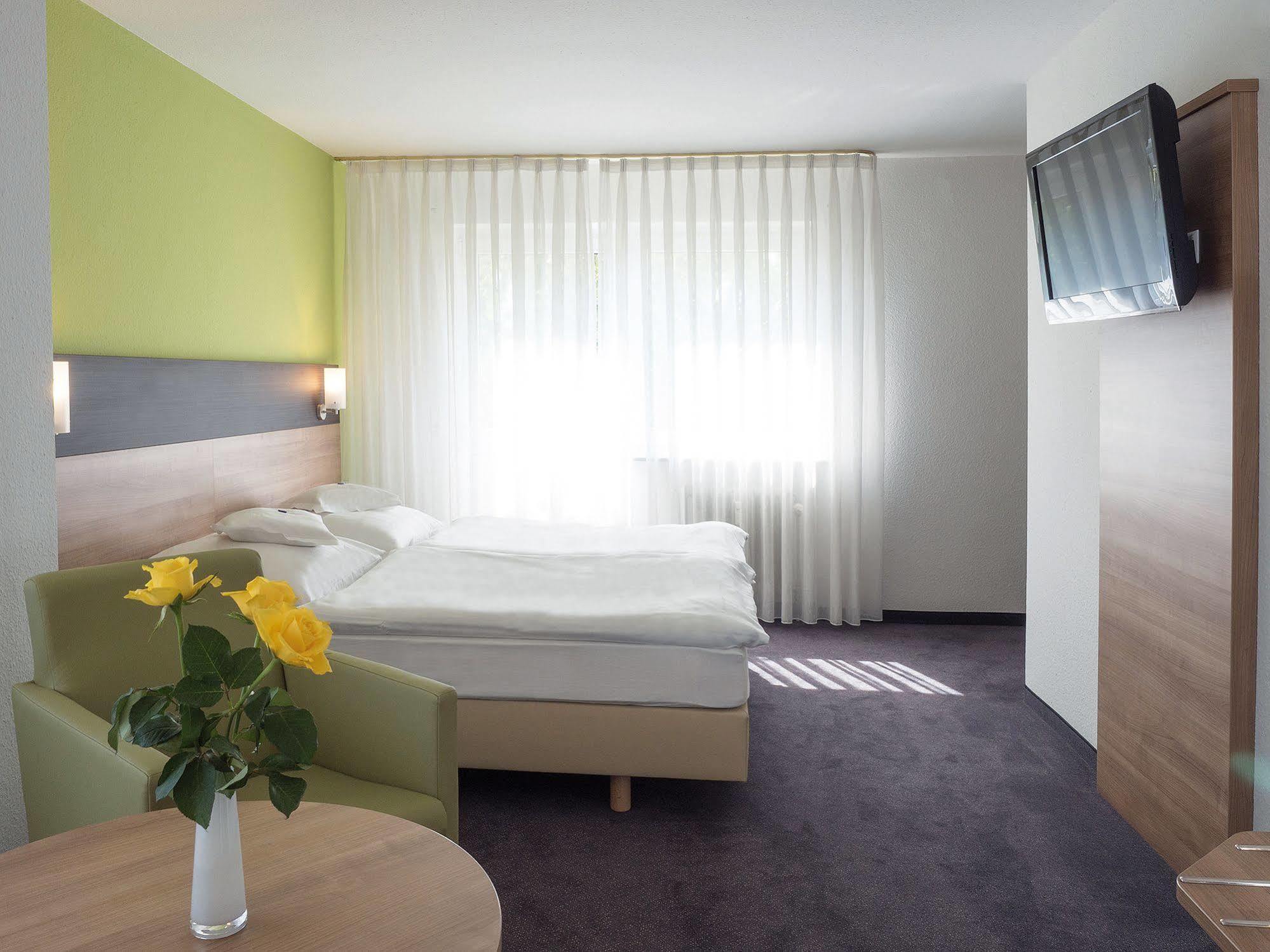 Martins Klause Airport Messe Hotel - Self Check In - Air Conditioning! Leinfelden-Echterdingen Kültér fotó
